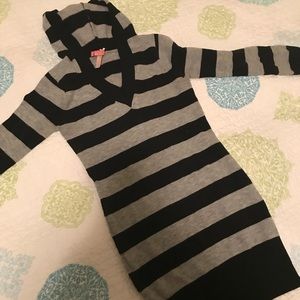 ✨🖤Black and Gray Long Hooded Sweater🖤✨